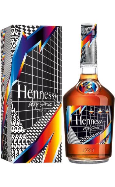 hennessy_vs_limited_edition_by_felipe_pantone_2_goda_v_podarochnoj_upakovke.jpg