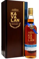 kavalan_solist_pedro_ximenez_single_cask_strength_v_derevyannoj_korobke_paket.jpg