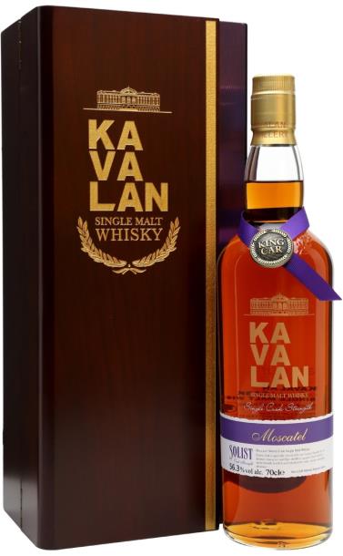 kavalan_solist_moscatel_single_cask_strength_v_derevyannoj_korobke_paket.jpg