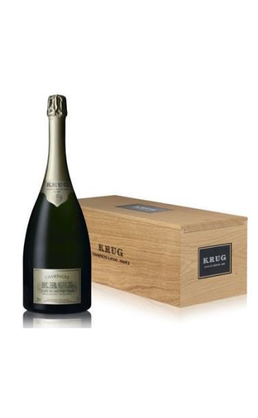 krug_clos_du_mesnil_2004_god_v_derevyannoj_korobke.jpg