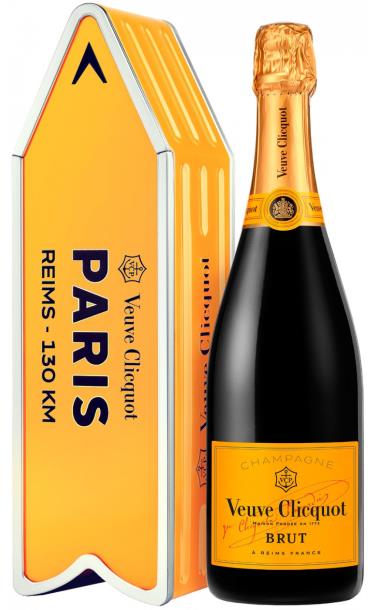 veuve_clicquot_arrow_v_podarochnoj_upakovke.jpg