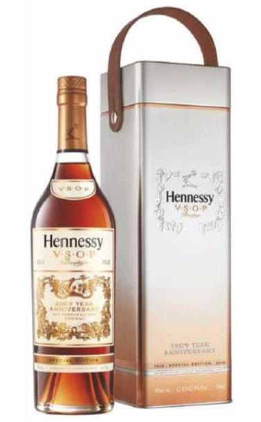 hennessy_vsop_200th_anniversary_edition_6_let_v_podarochnoj_upakovke.jpg