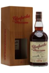 glenfarclas_family_casks_1983_god_44_goda_v_podarochnoj_upakovke.jpg