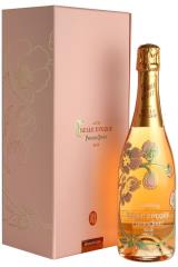 perrier-jouet_belle_epoque_rose_v_podarochnoj_upakovke.jpg