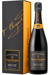 veuve_clicquot_extra_old_v_podarochnoj_upakovke.jpg